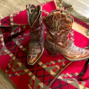 Ariat ankle western boot